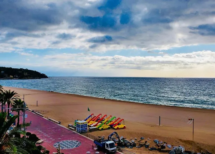 Paradise Lloret يوريت دي مار